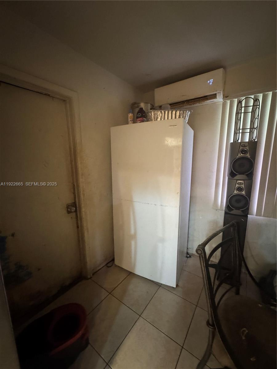 HOLIDAY VILLAGE SEC TWO - Residential