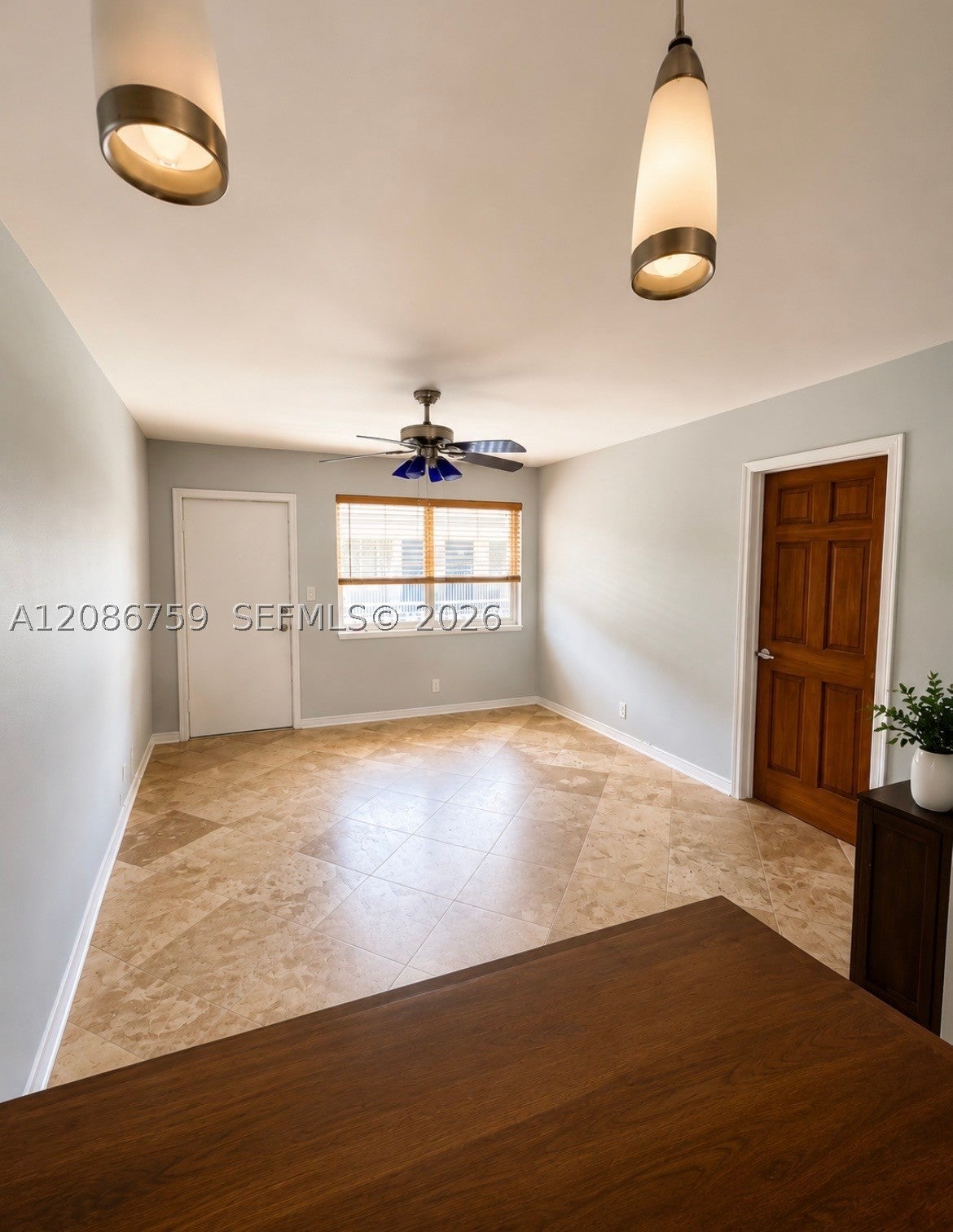 1000 SE 15th St 205, Fort Lauderdale, FL, 33316/$240,000 1 1000 SE 15th St 205