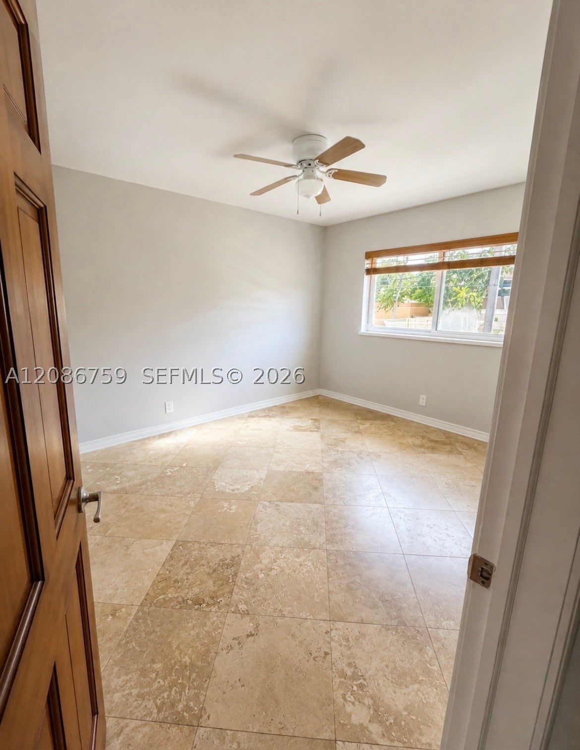 1000 SE 15th St 205, Fort Lauderdale, FL, 33316/$240,000 3 1000 SE 15th St 205
