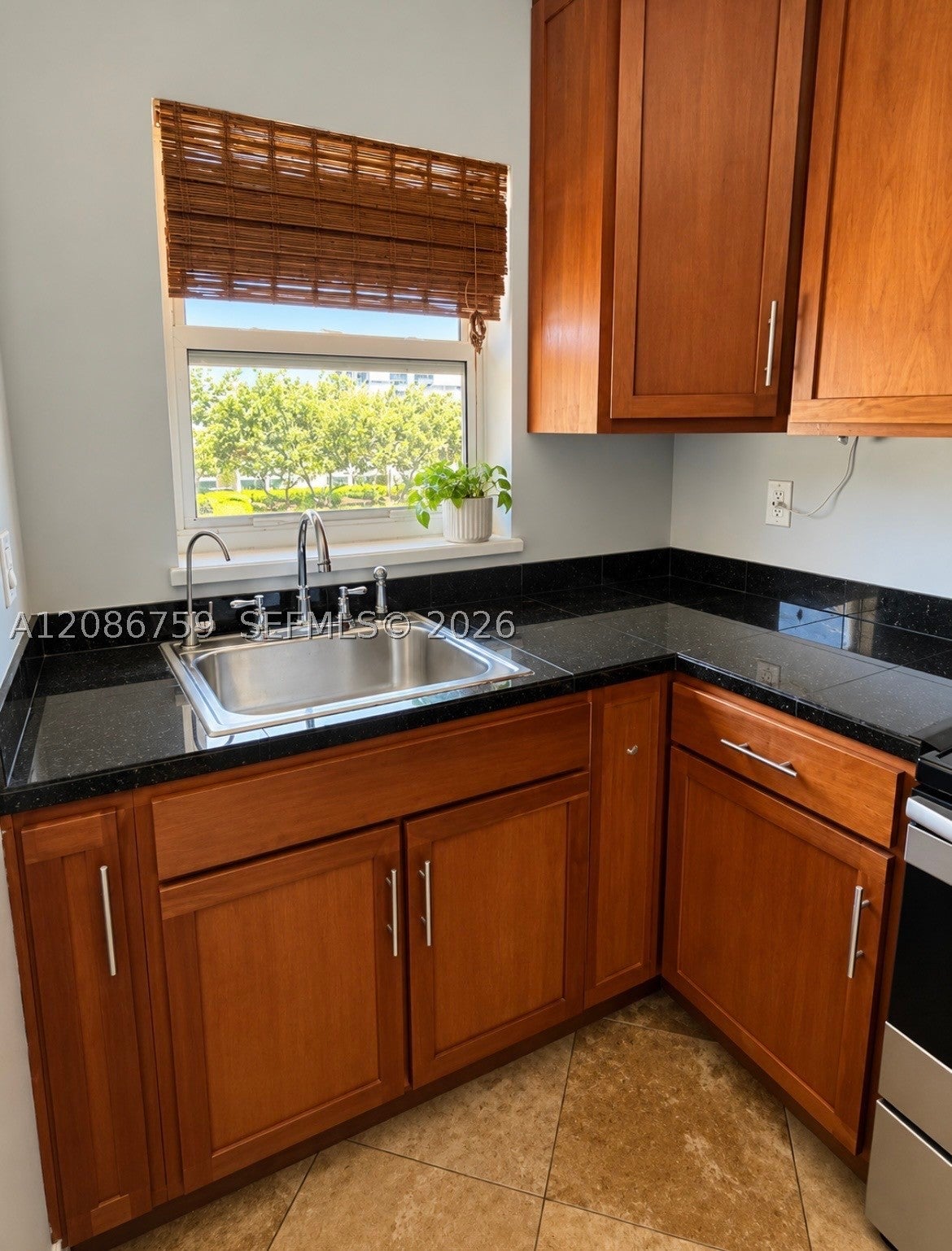 1000 SE 15th St 205, Fort Lauderdale, FL, 33316/$240,000 4 1000 SE 15th St 205