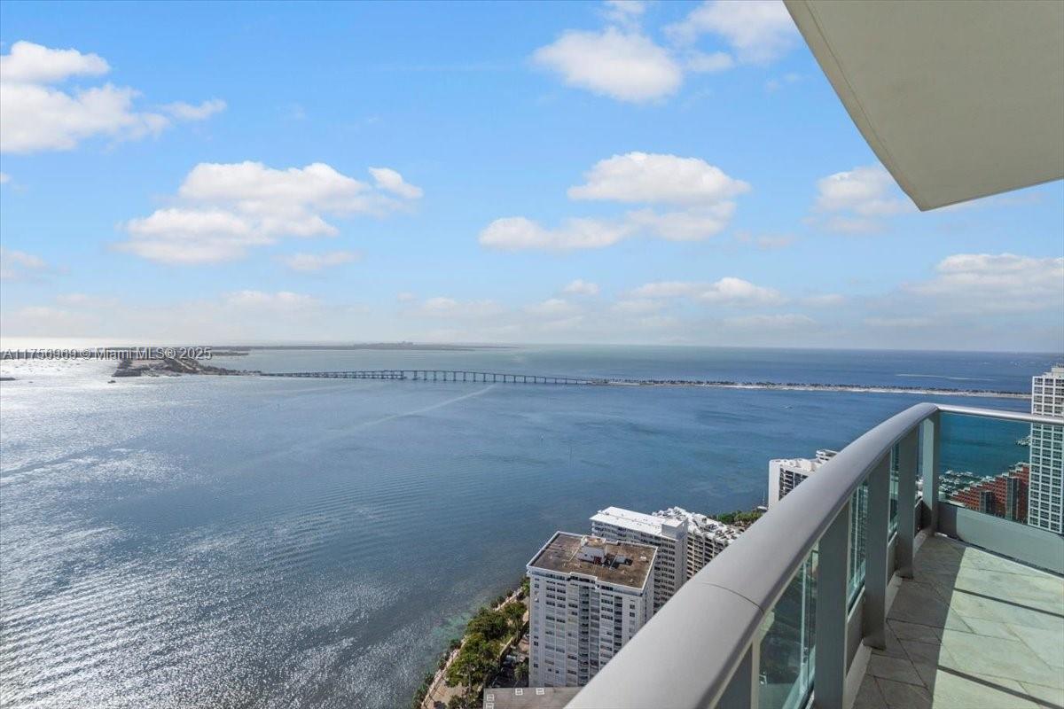 JADE RESIDENCES BRICKELL - Residential
