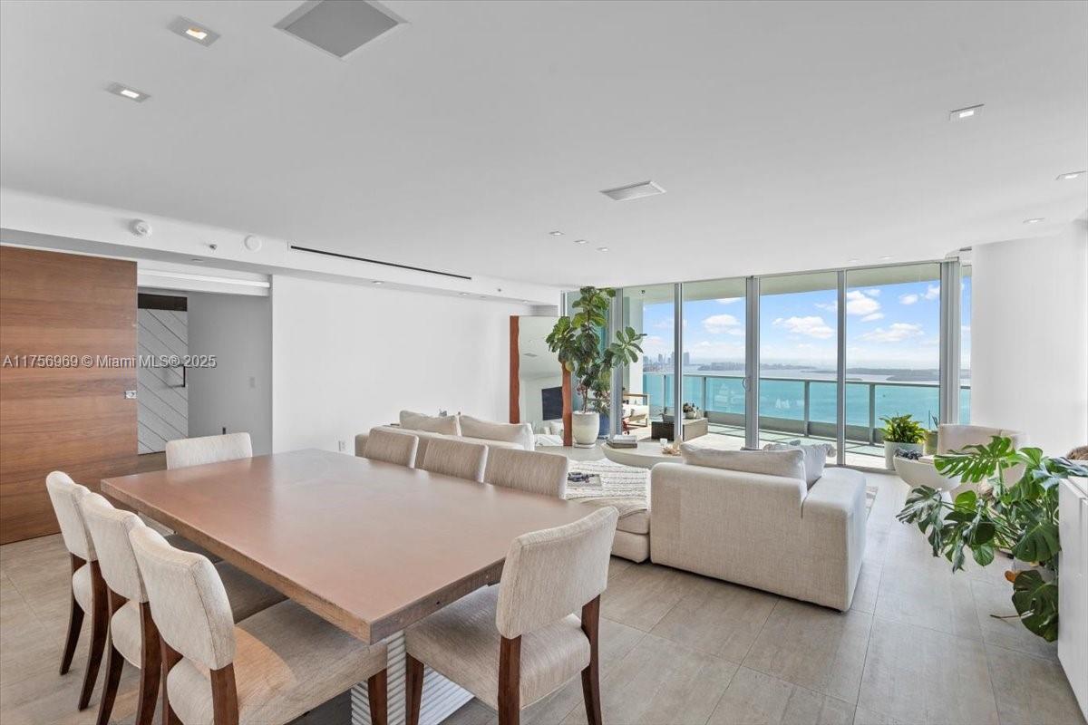JADE RESIDENCES BRICKELL - Residential