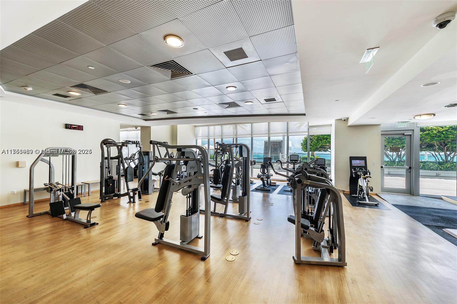 JADE RESIDENCES BRICKELL - Residential