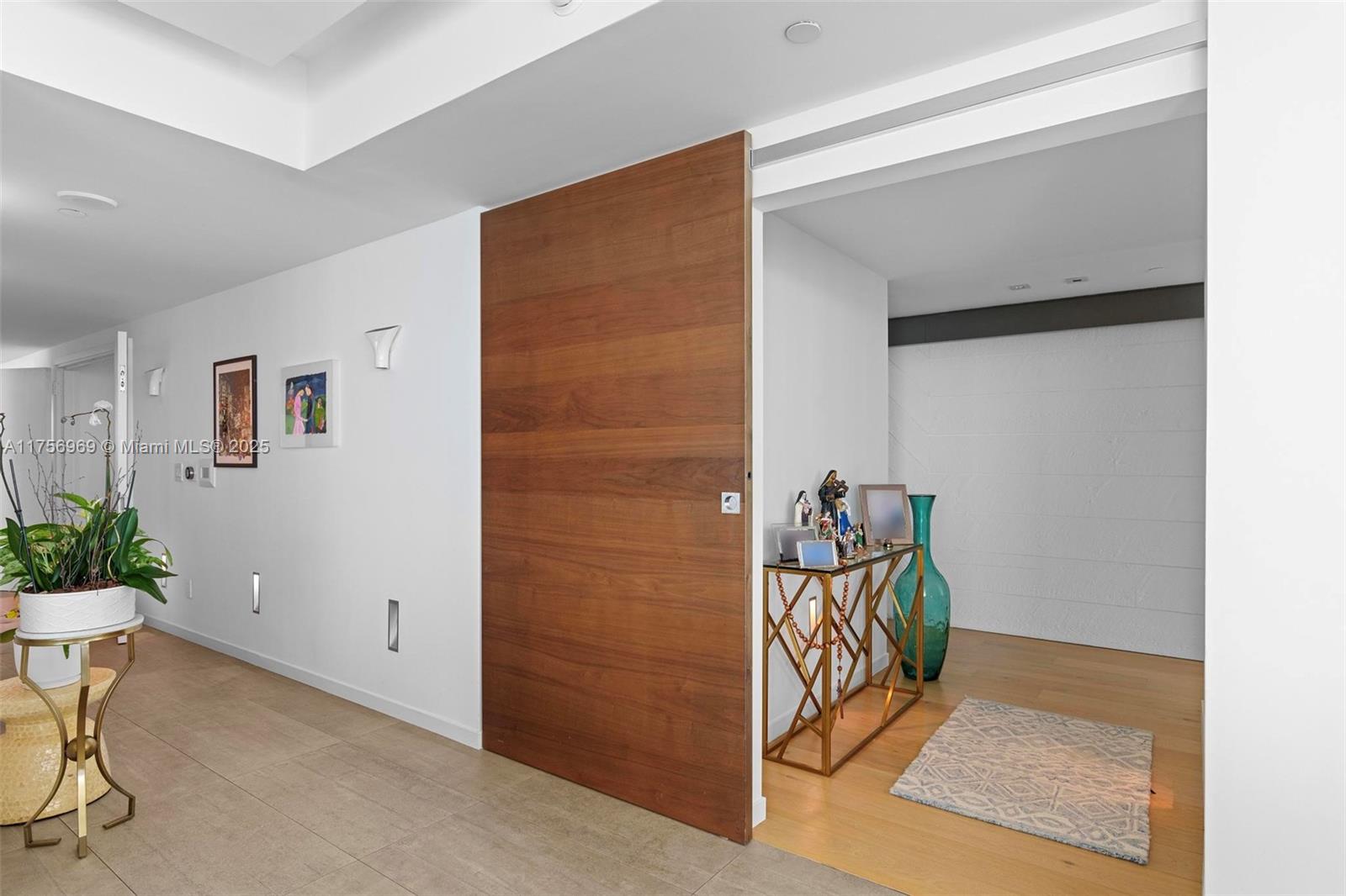 JADE RESIDENCES BRICKELL - Residential