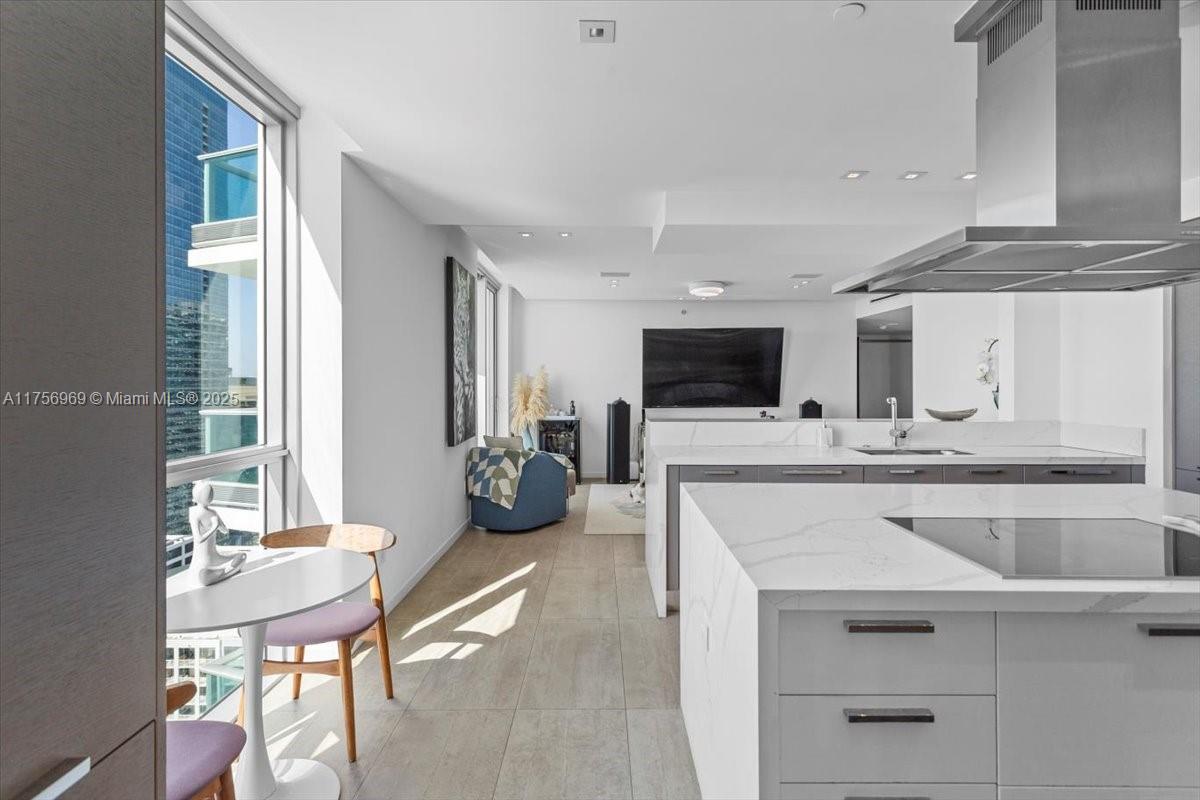 JADE RESIDENCES BRICKELL - Residential