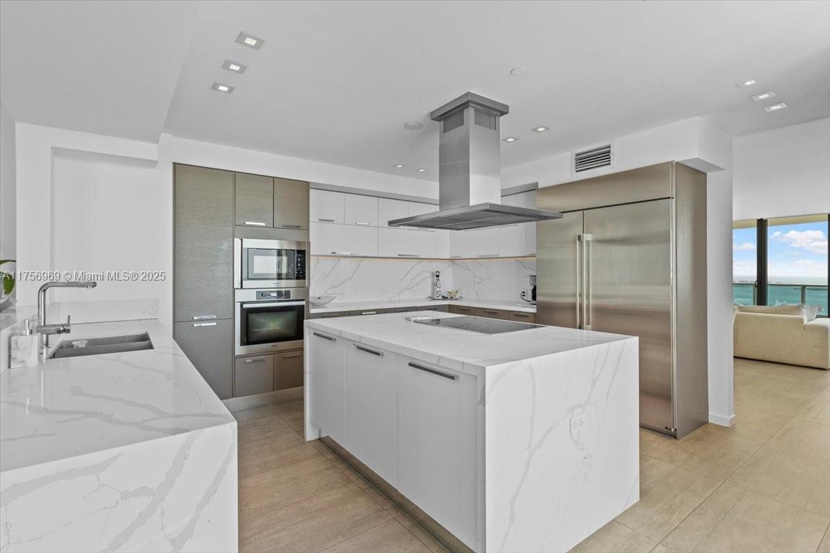 JADE RESIDENCES BRICKELL - Residential