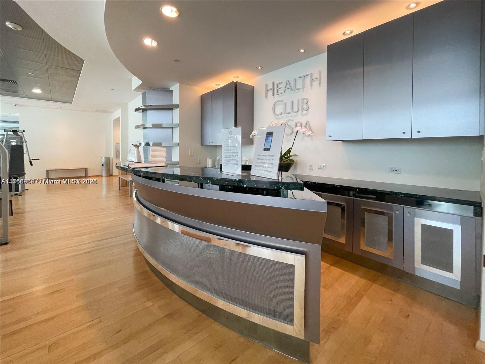JADE RESIDENCES BRICKELL - Residential