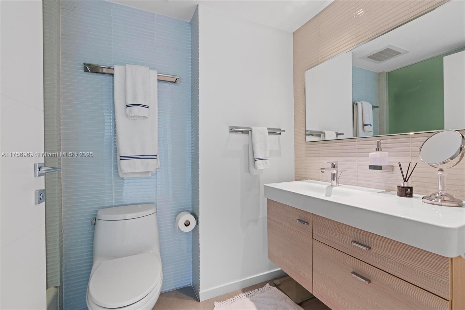 JADE RESIDENCES BRICKELL - Residential