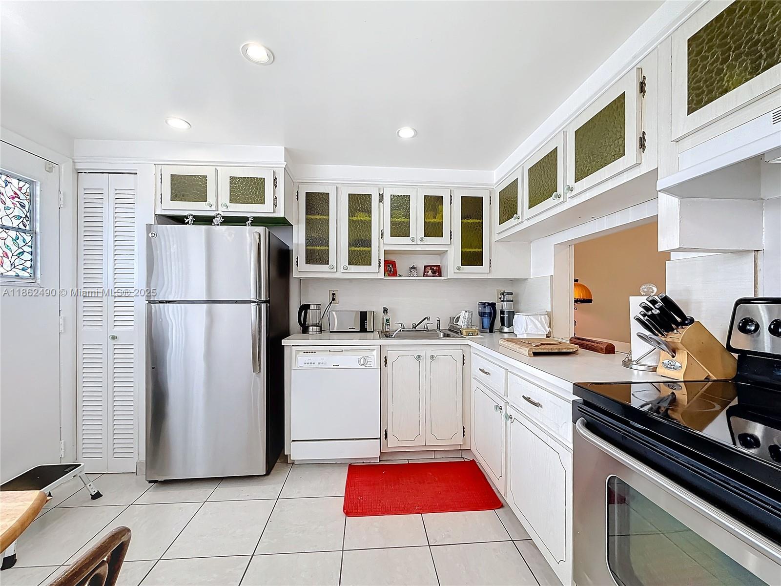 FIFITH MOORINGS CONDO - Residential