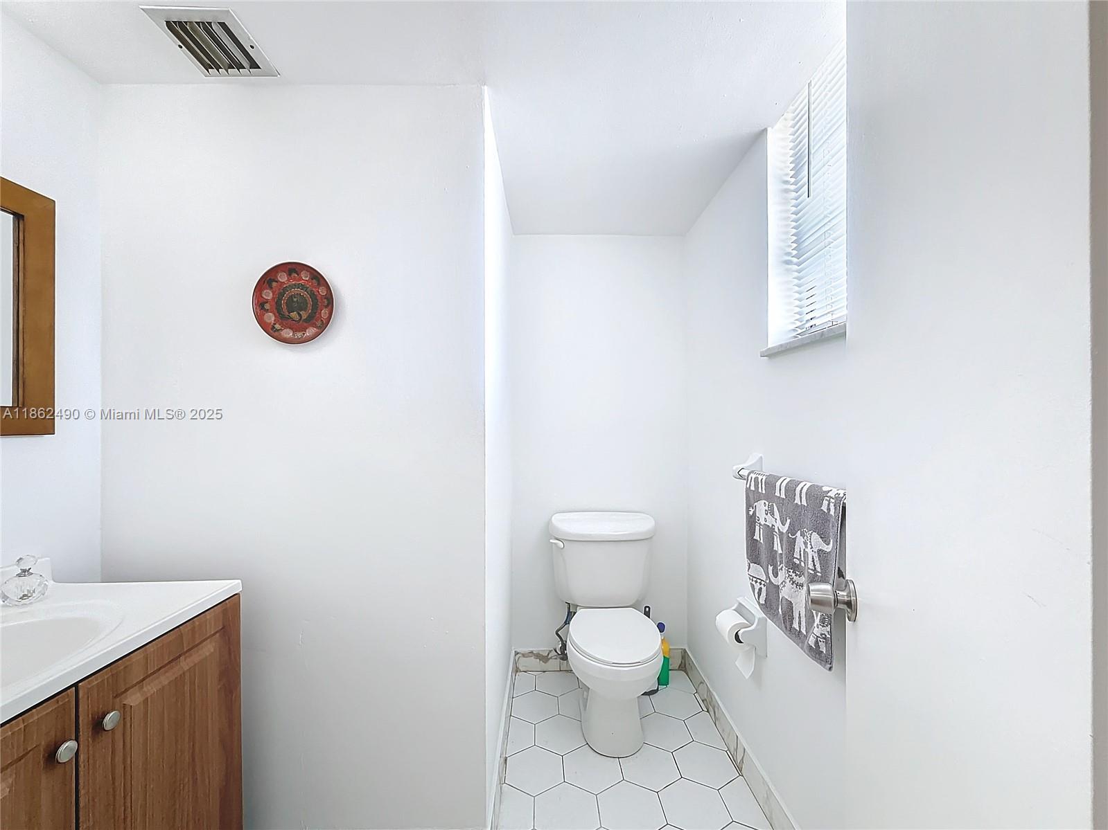 FIFITH MOORINGS CONDO - Residential