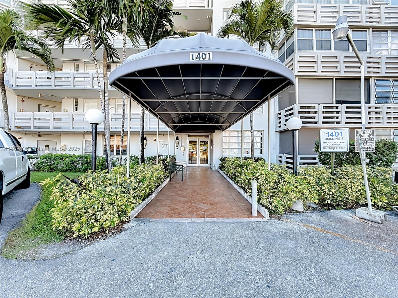 FIFITH MOORINGS CONDO - Residential