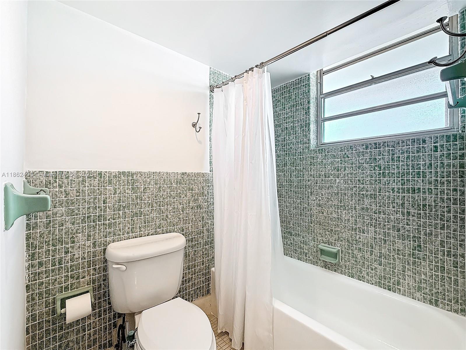 FIFITH MOORINGS CONDO - Residential