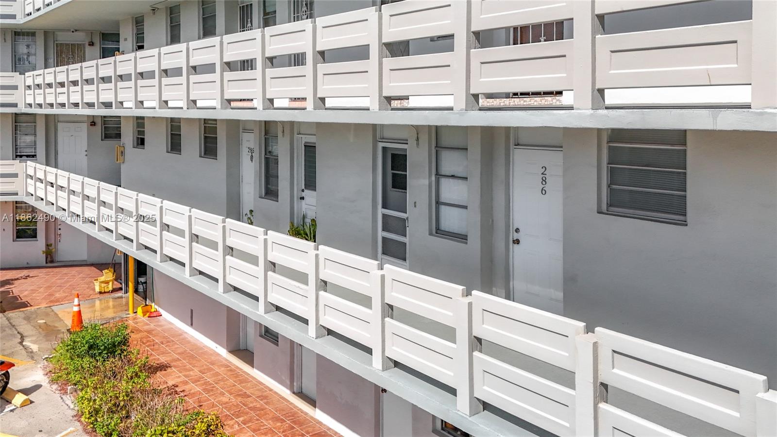 FIFITH MOORINGS CONDO - Residential