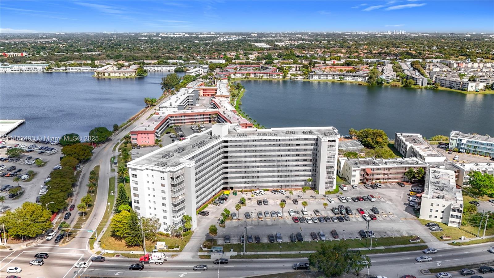 FIFITH MOORINGS CONDO - Residential