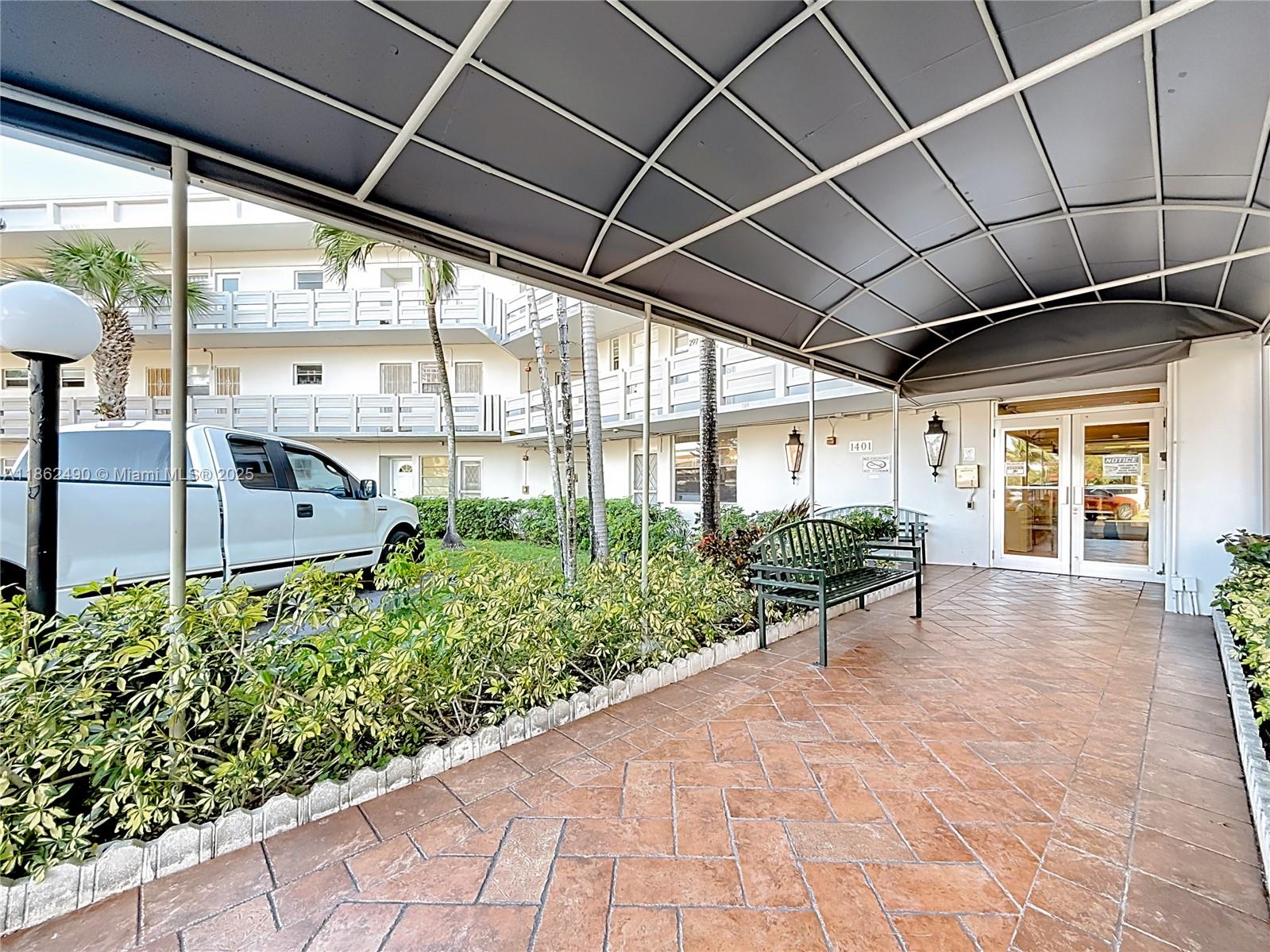 FIFITH MOORINGS CONDO - Residential