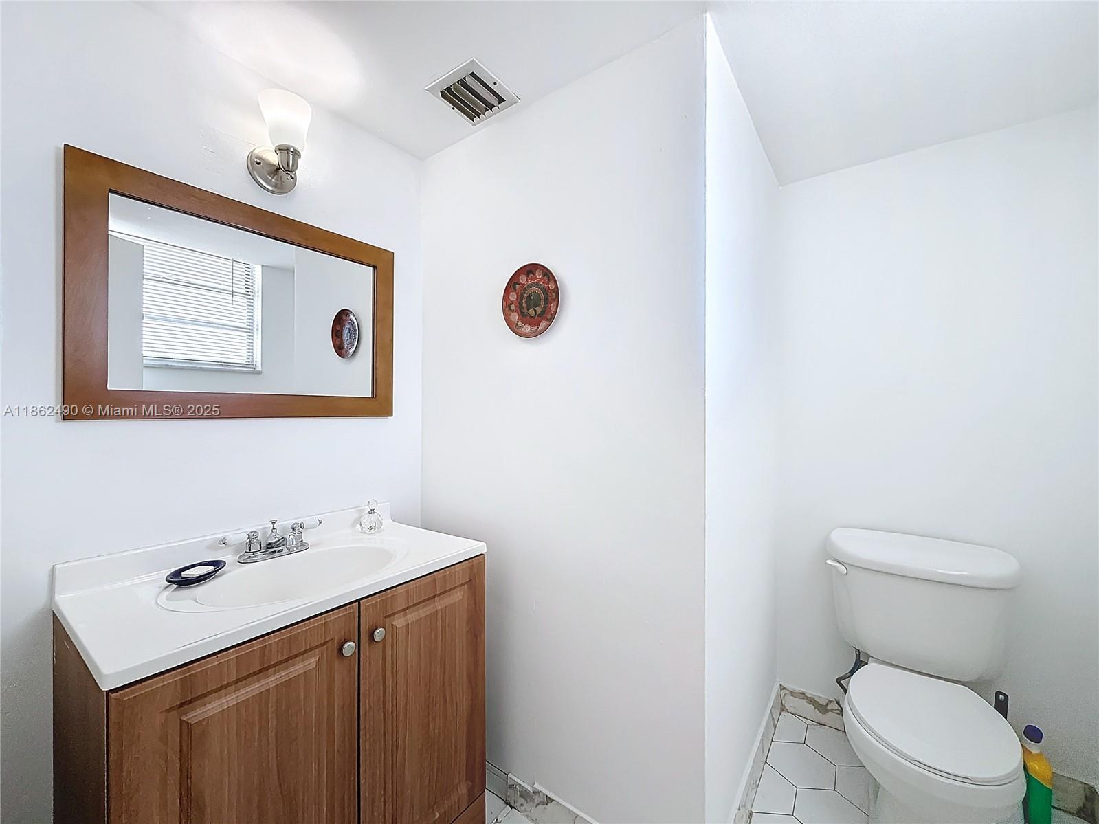 FIFITH MOORINGS CONDO - Residential