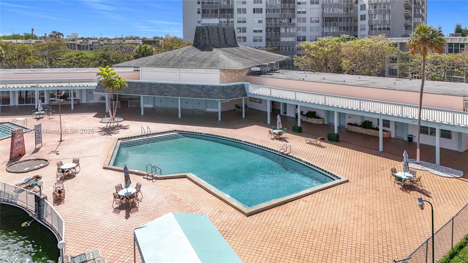 FIFITH MOORINGS CONDO - Residential