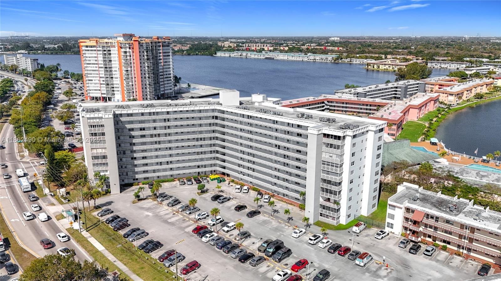 FIFITH MOORINGS CONDO - Residential