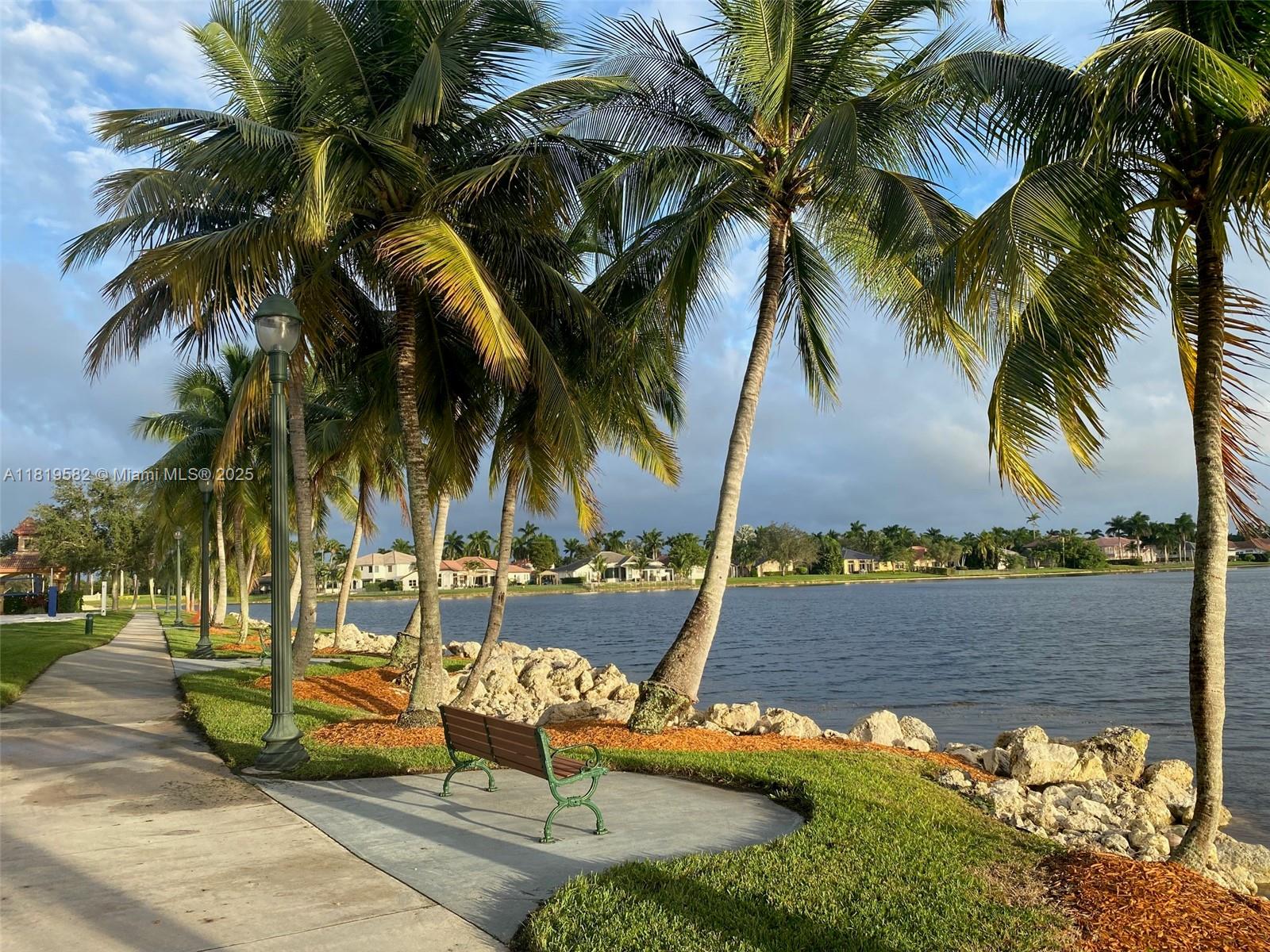 SUNSET LAKES PLAT THREE - Residential Lease