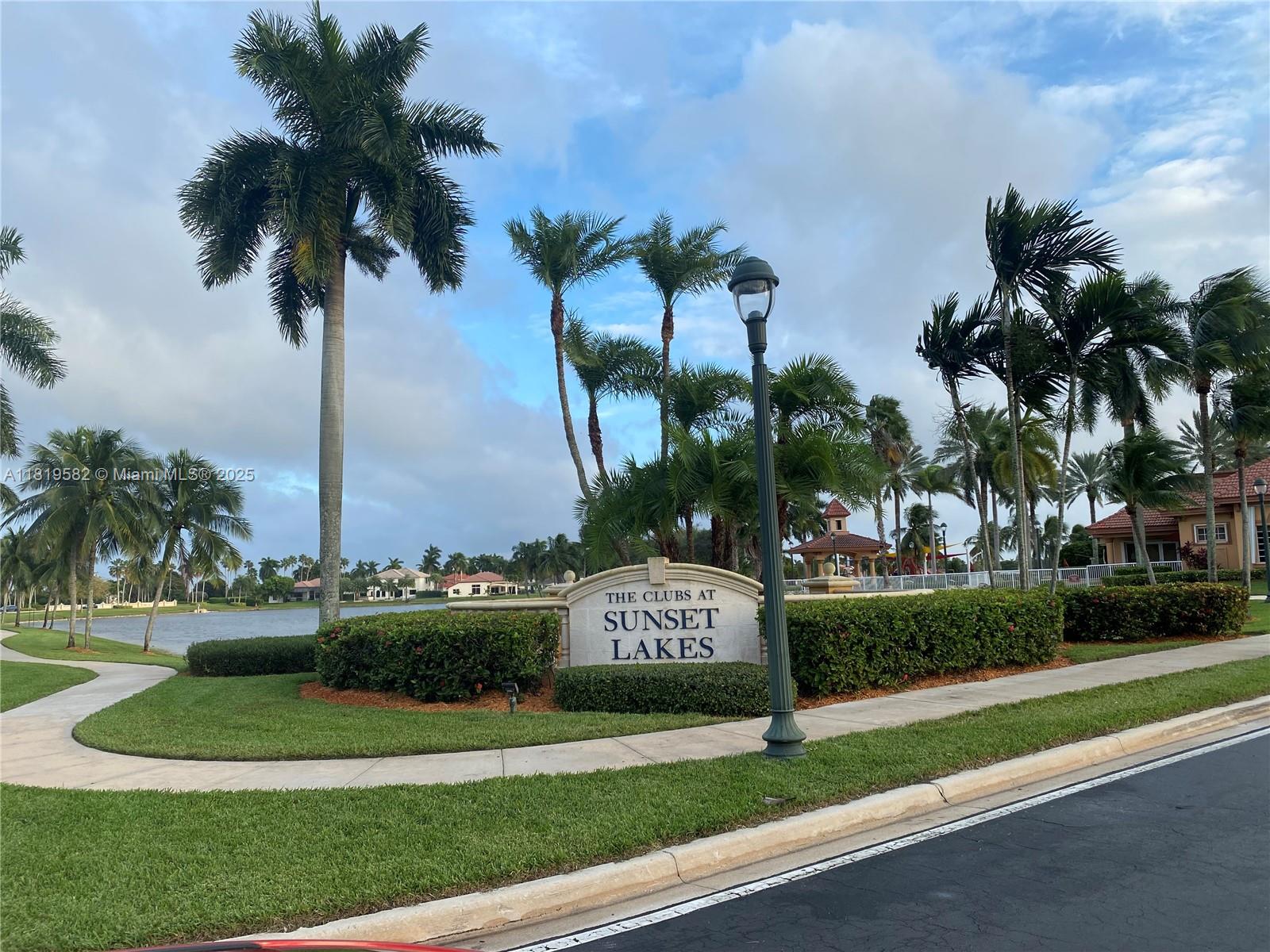 SUNSET LAKES PLAT THREE - Residential Lease