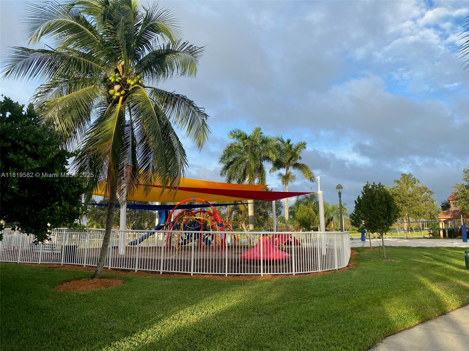 SUNSET LAKES PLAT THREE - Residential Lease