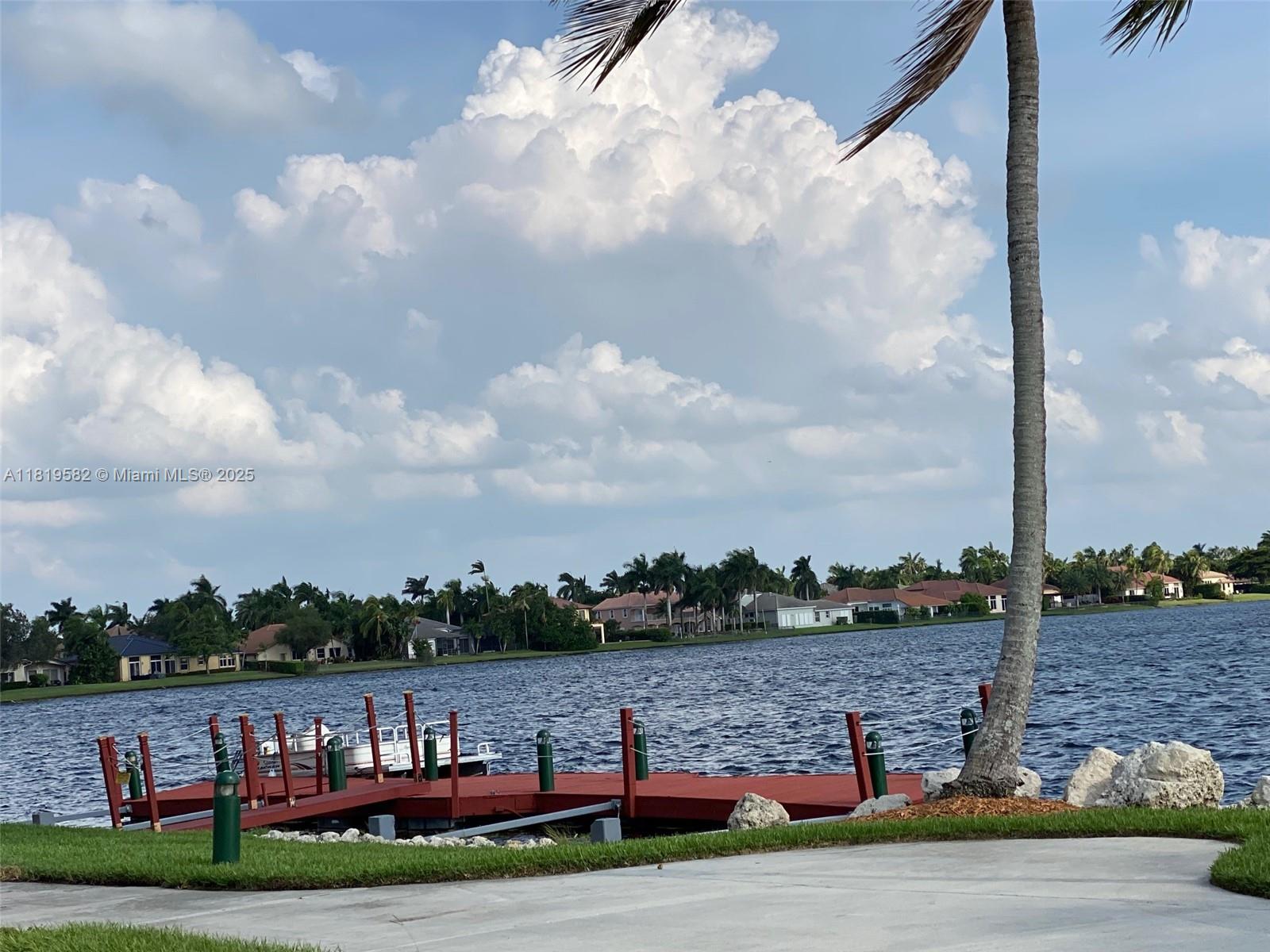 SUNSET LAKES PLAT THREE - Residential Lease