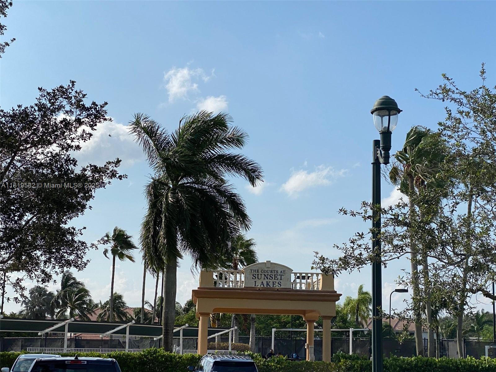 SUNSET LAKES PLAT THREE - Residential Lease
