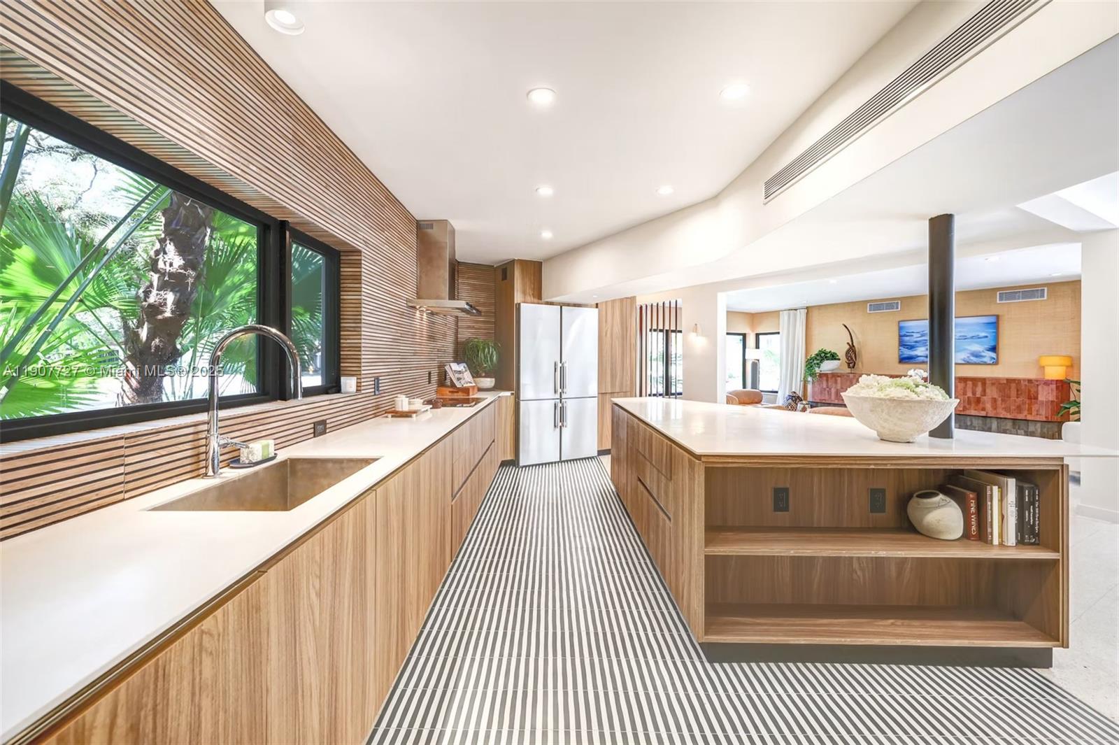 MIAMI SHORES SEC 3 - Residential