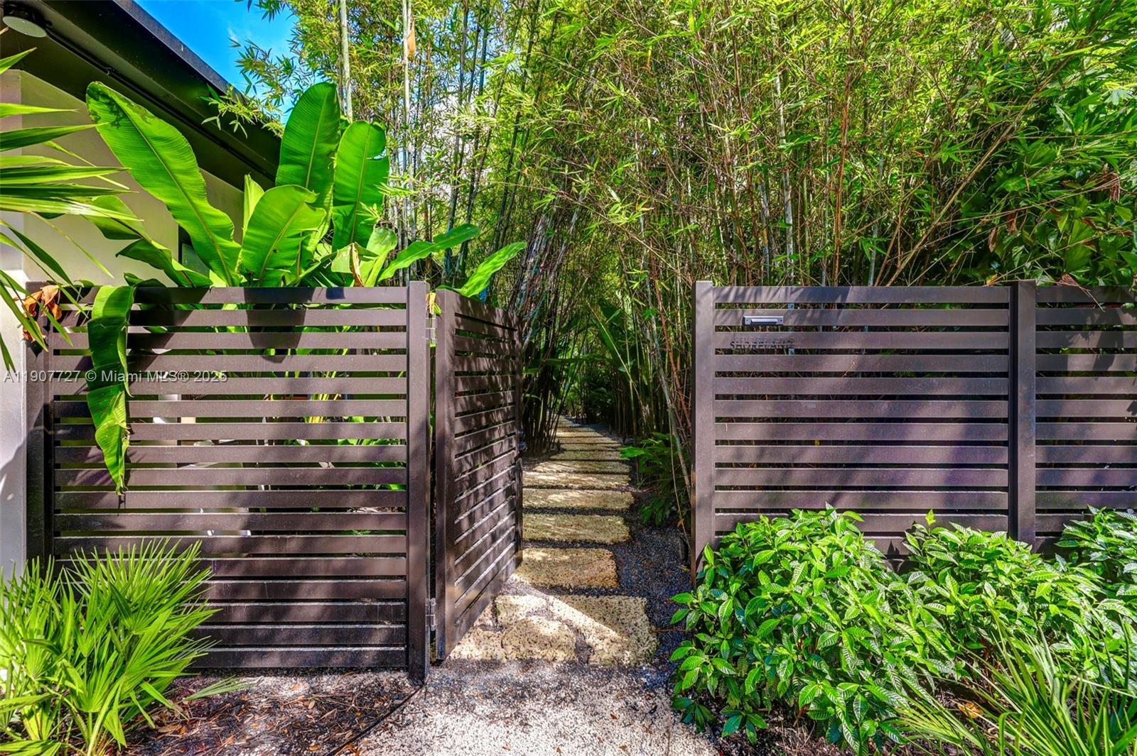 MIAMI SHORES SEC 3 - Residential