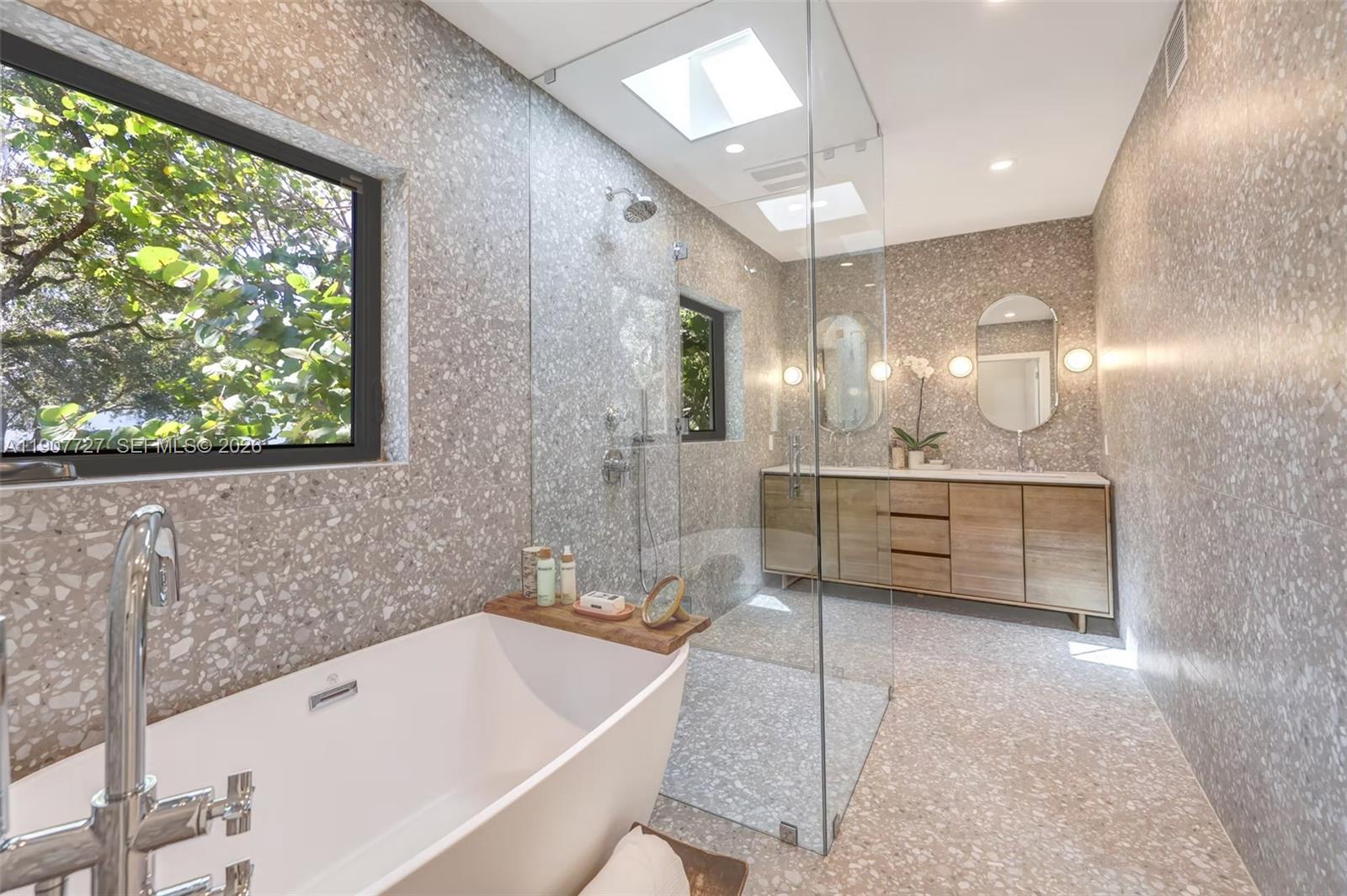 MIAMI SHORES SEC 3 - Residential