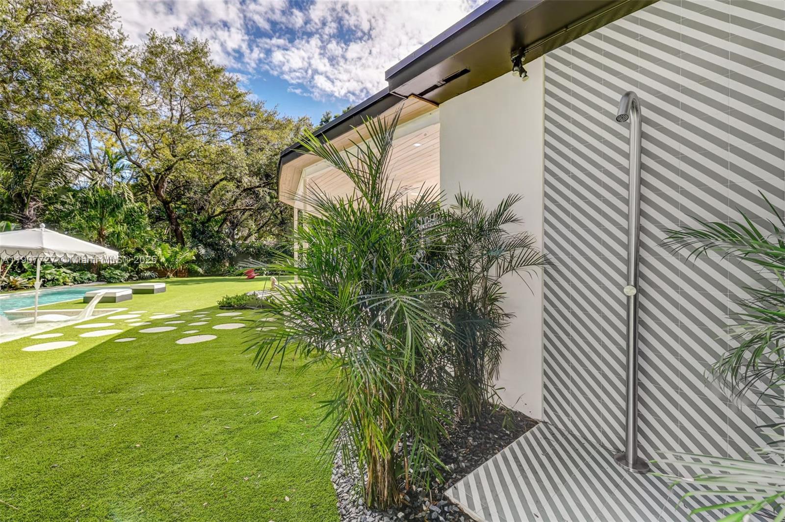 MIAMI SHORES SEC 3 - Residential