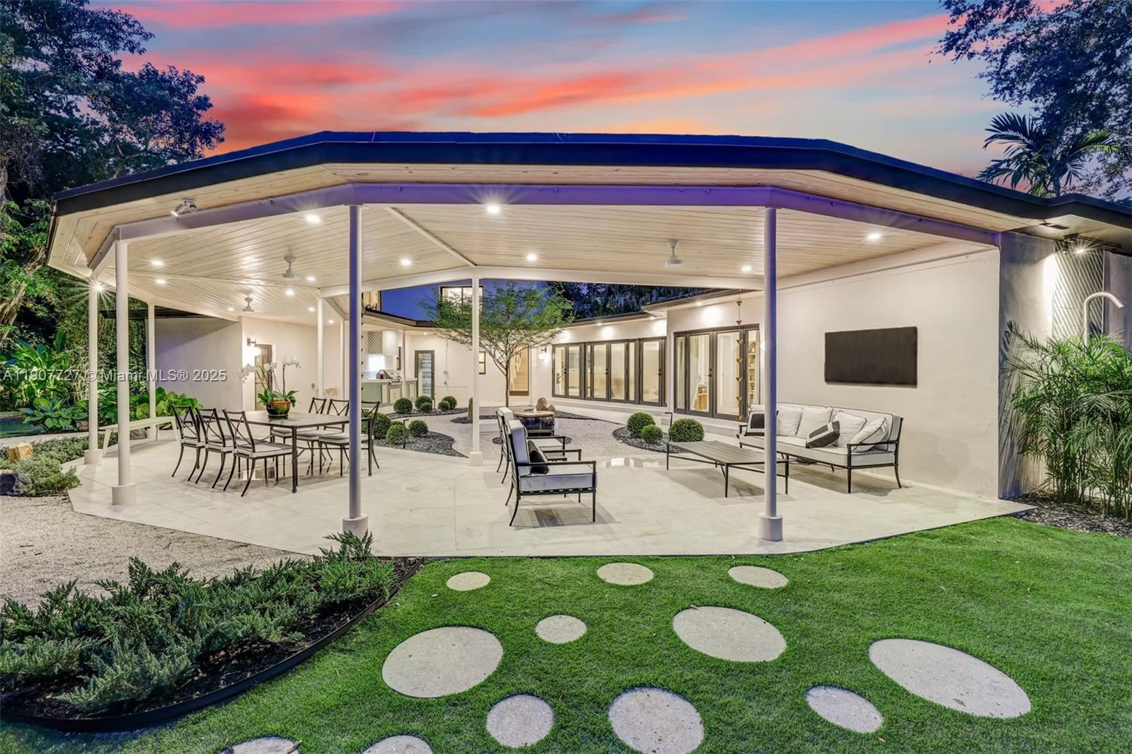 MIAMI SHORES SEC 3 - Residential