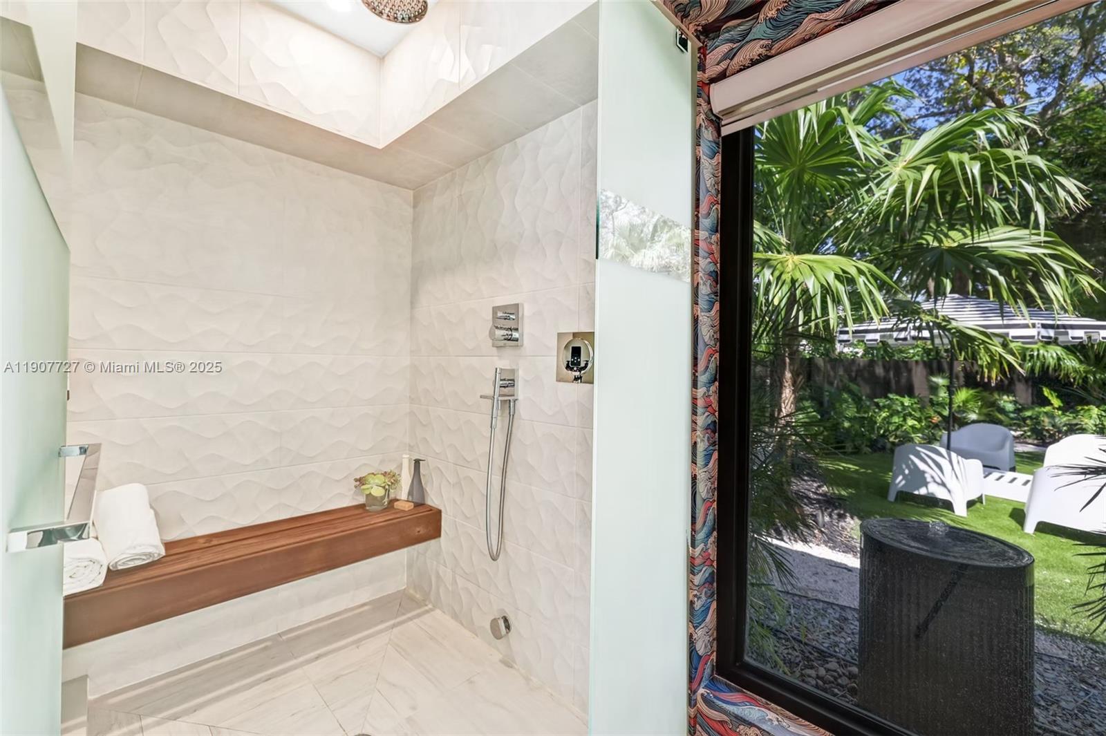 MIAMI SHORES SEC 3 - Residential