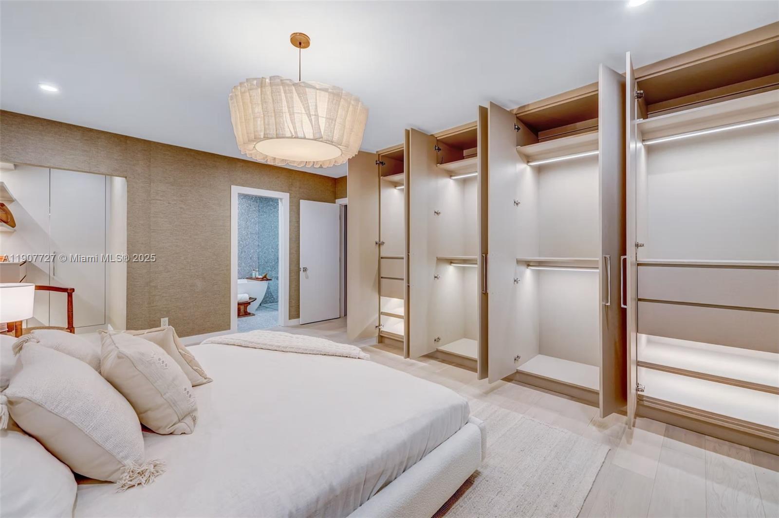 MIAMI SHORES SEC 3 - Residential