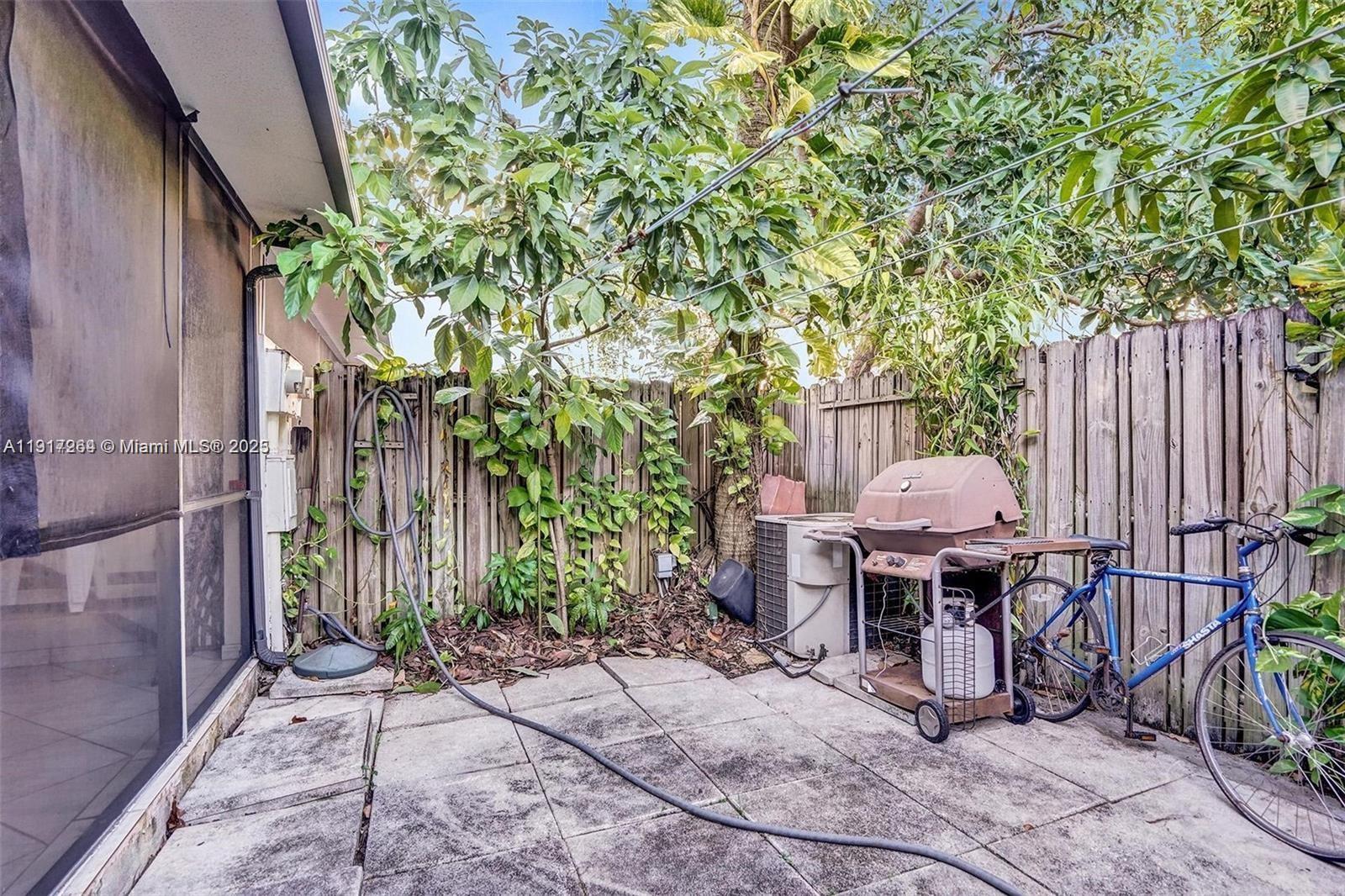 HOLLYWOOD GARDENS CONDOMI - Residential