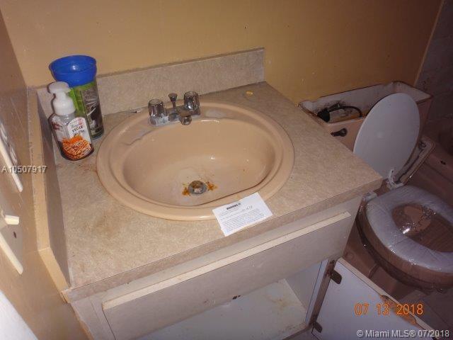 THE PARK TOWNHOMES CONDO - Residential