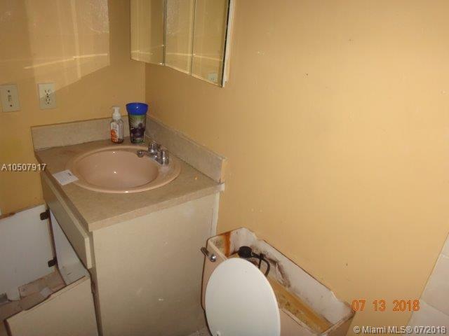 THE PARK TOWNHOMES CONDO - Residential