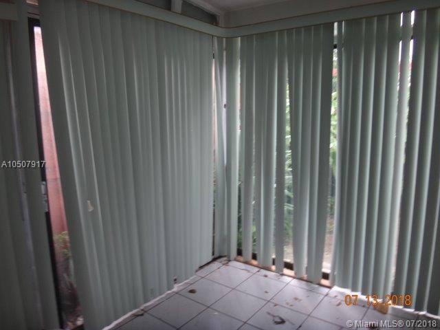 THE PARK TOWNHOMES CONDO - Residential