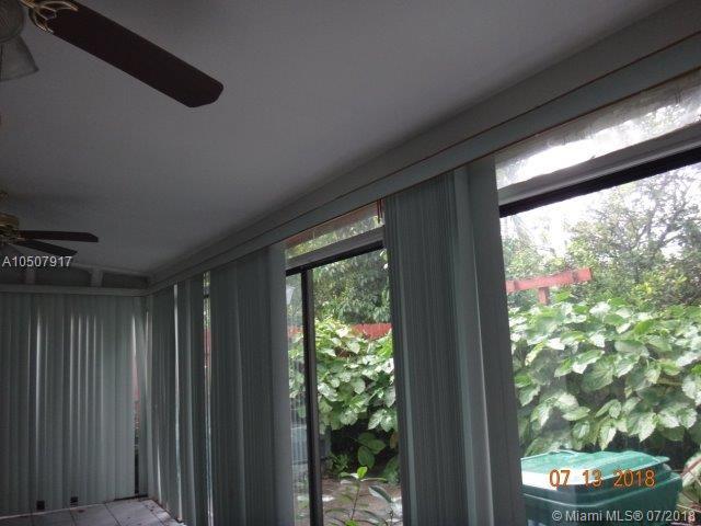 THE PARK TOWNHOMES CONDO - Residential