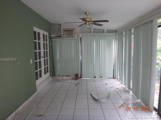 THE PARK TOWNHOMES CONDO - Residential