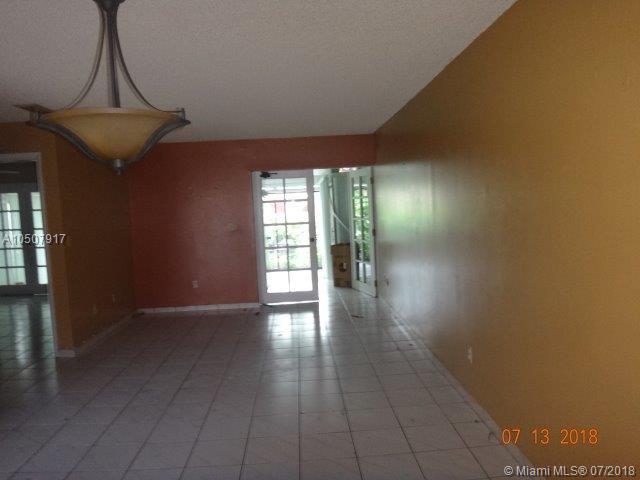 THE PARK TOWNHOMES CONDO - Residential