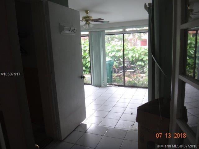 THE PARK TOWNHOMES CONDO - Residential