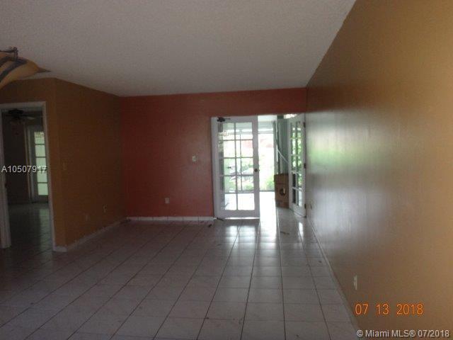 THE PARK TOWNHOMES CONDO - Residential