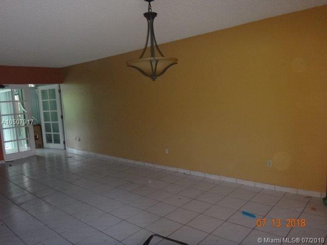 THE PARK TOWNHOMES CONDO - Residential