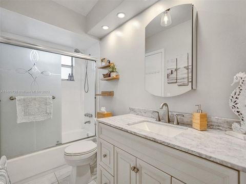 A home in Lauderdale Lakes