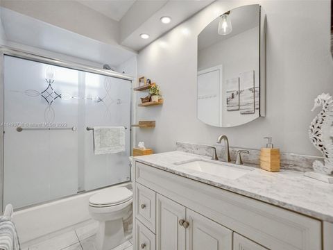 A home in Lauderdale Lakes