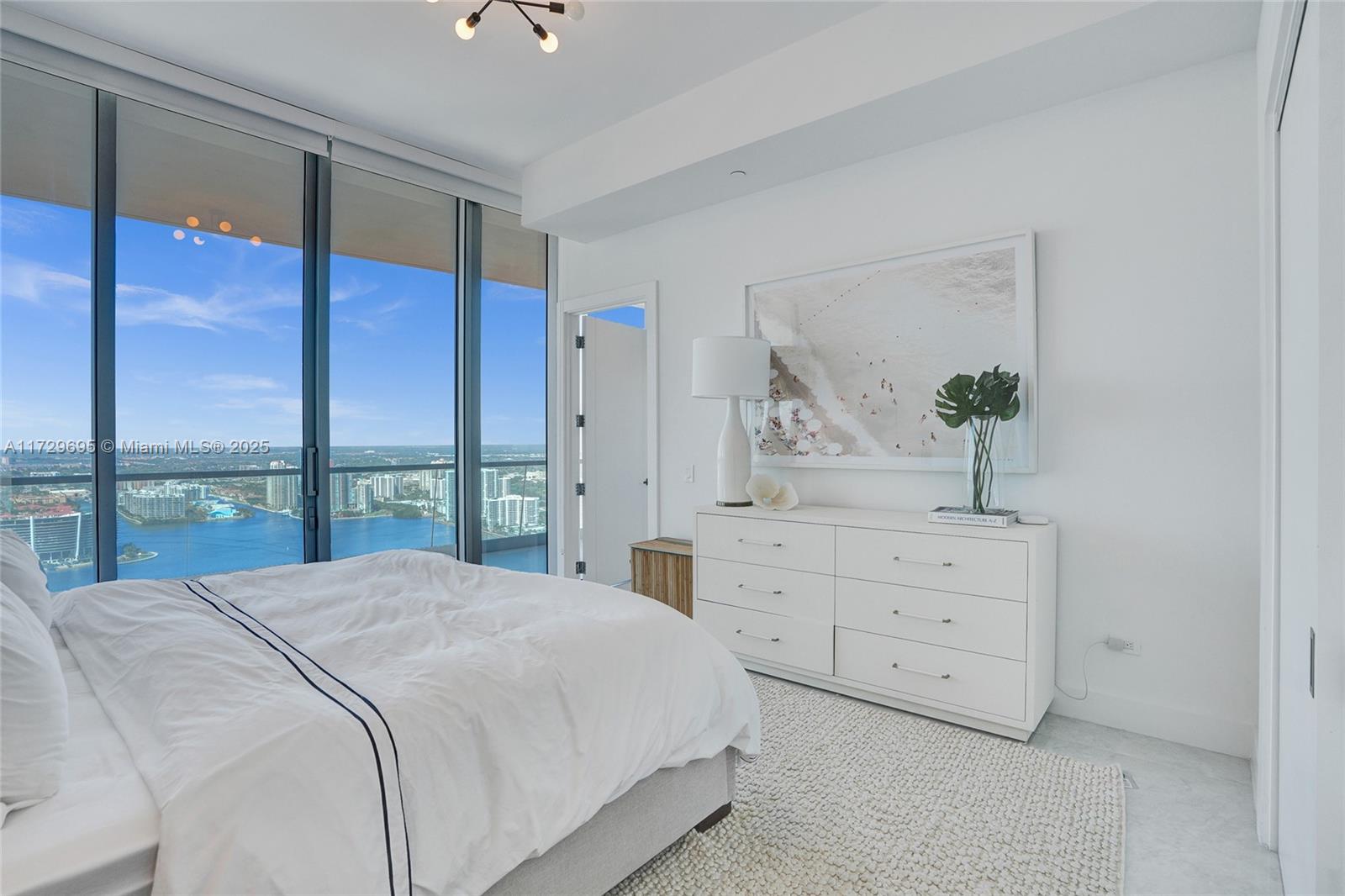 18501 Collins Ave 4304