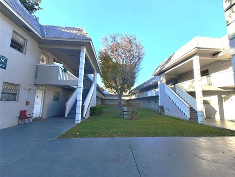 17255 SW 95th Ave 142 Palmetto Bay FL 33157