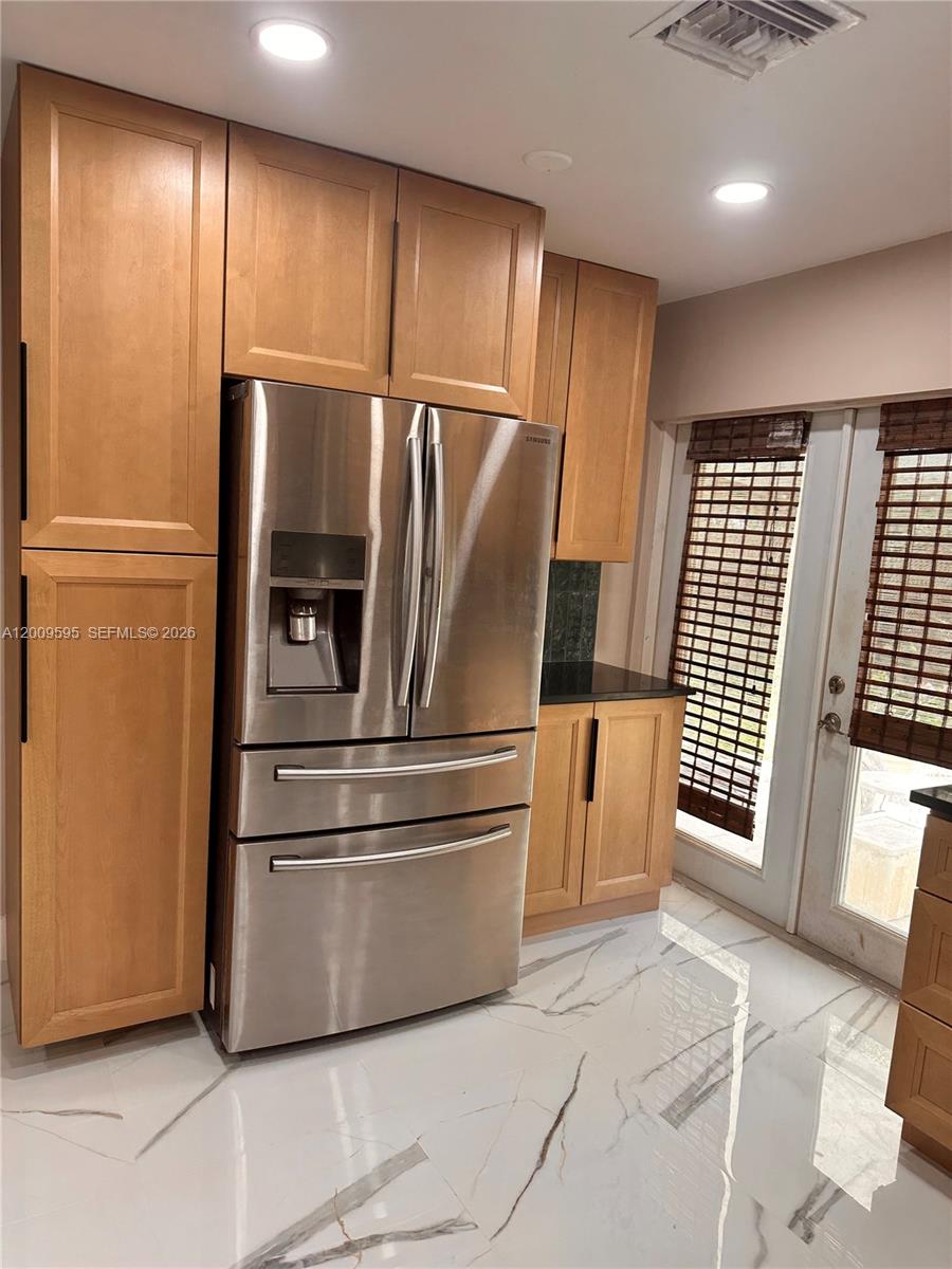 PALM BEACH CABANA COLONY - Residential
