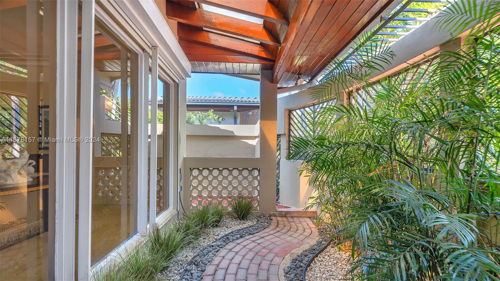 BAY HEIGHTS - Residential